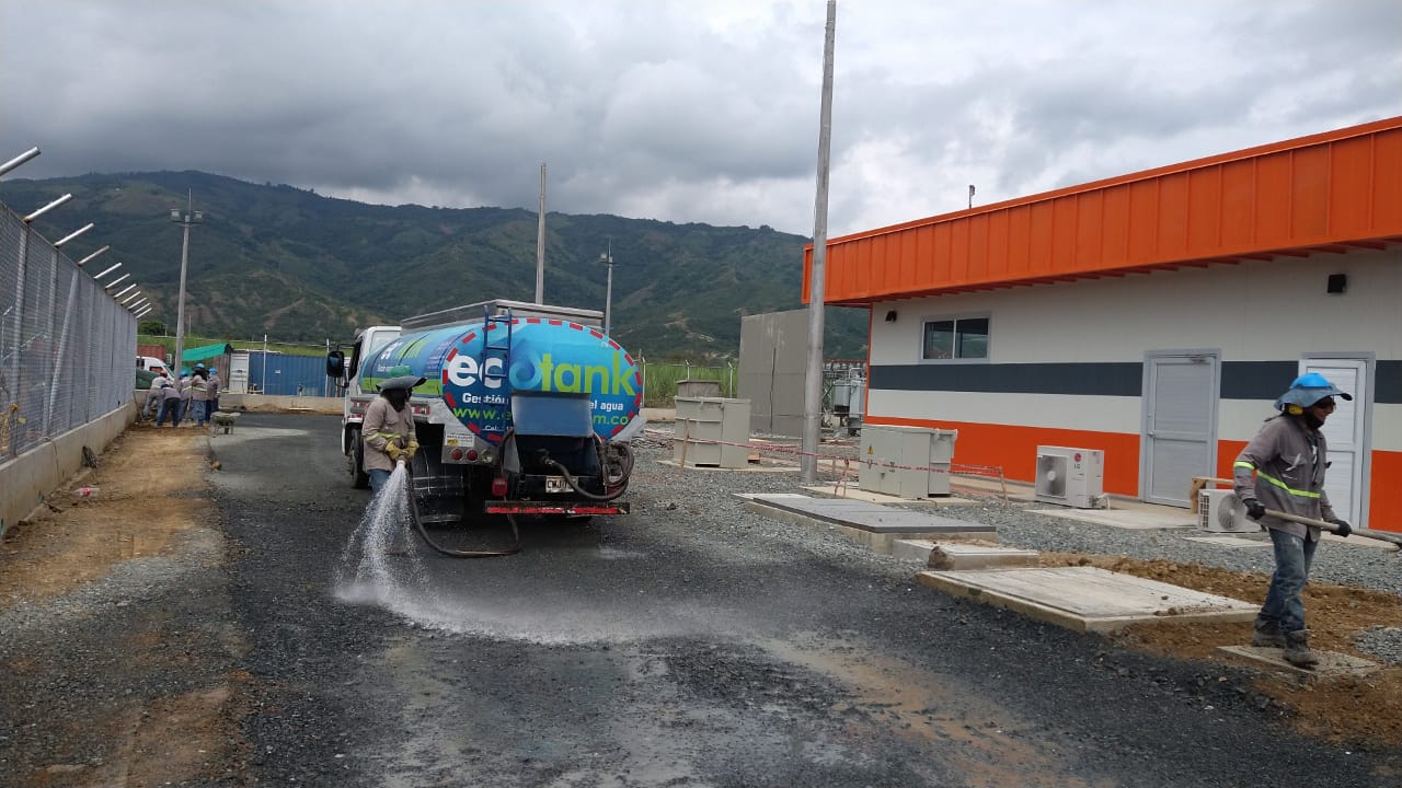 Servicios de riego, lavado de vías y llenado de piscinas